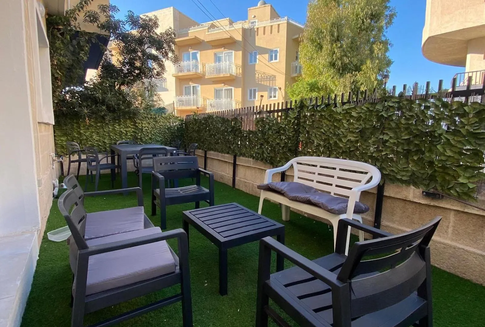 Spacious Room With 2 Single Beds Shared Bathroom, St Julians Saint Julian's 0*,  Malta